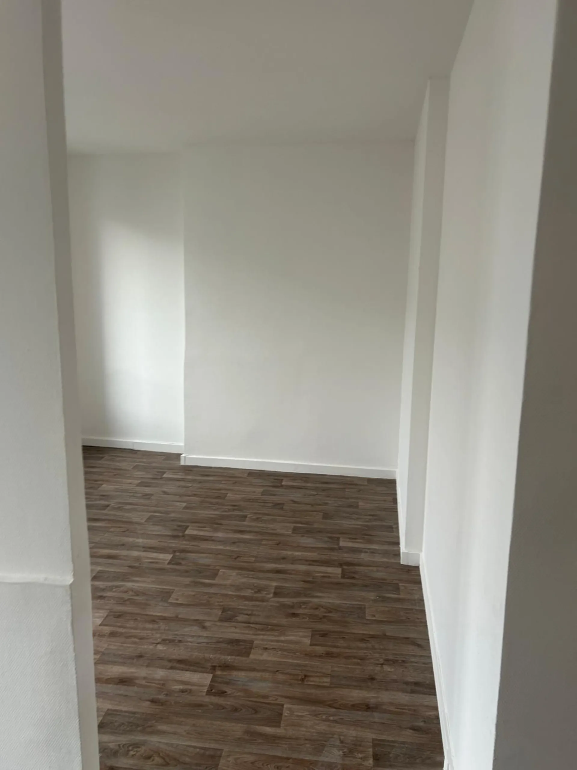 Réalisation : Rénovation pièce de vie — Sol & murs — Résidentiel